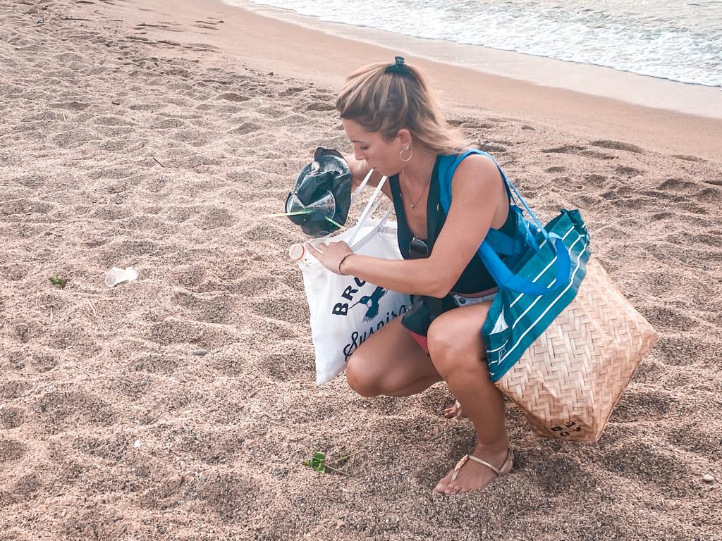 Bikinis 5H. Reciclaje de plásticos en la playa