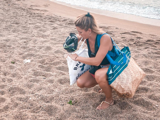 Bikinis 5H. Reciclaje de plásticos en la playa